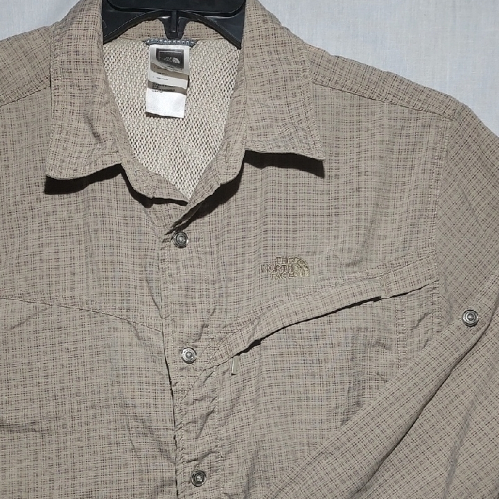 The North Face Outdoor Ventilated Mens Shirt Roll-up Sleeves Zip Pocket Size Med